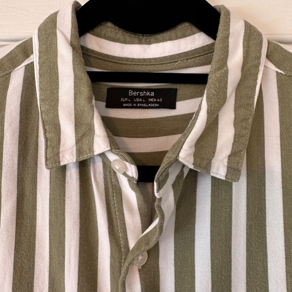 Bershka Casual Button Down Shirt - Picture 3 of 4